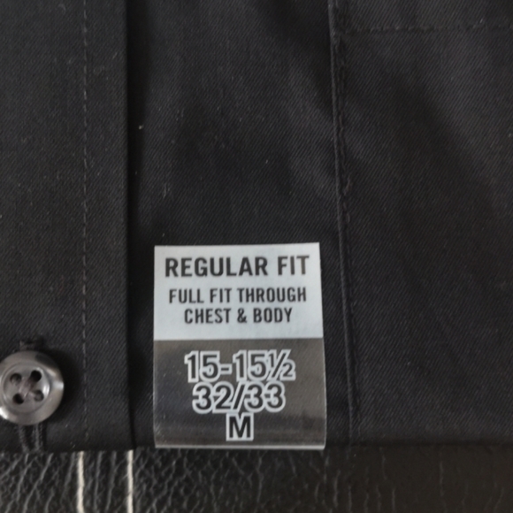 IZOD Men's Button-Down Black, 15-15.5, M 32/33 - Picture 4 of 6